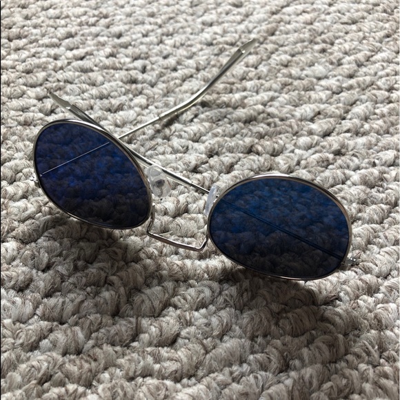 Blue Reflective Oval Sunglasses - Picture 3 of 4